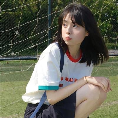 八个拔河女